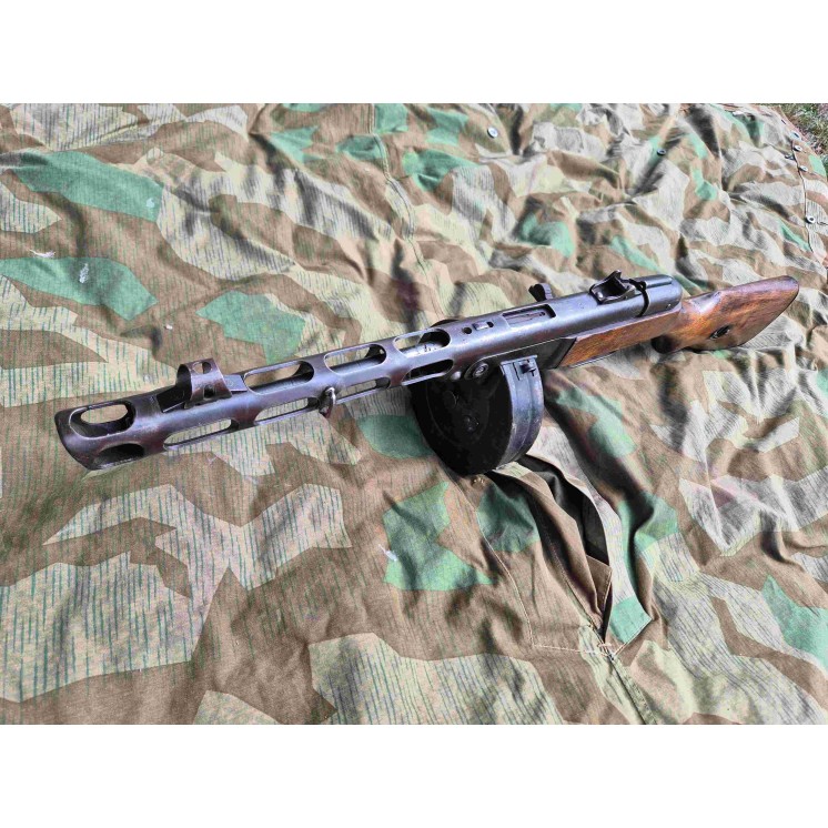 Pistolet Mitrailleur PPSH41 russe arme de prise Allemande Pur WW2 Saint étienne