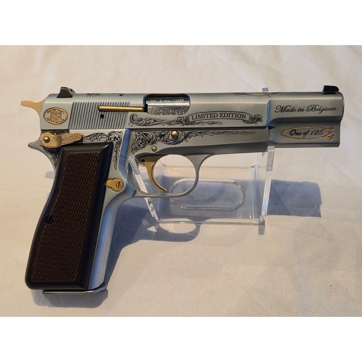 Très rare Pistolet FN GP 35 Browning Belgique le n°1 de la série limité anniversaire gravures et placage OR calibre 9x1 CAT B